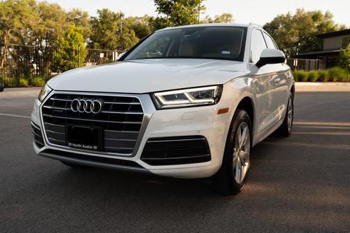 Photo 3 of 27 of 2019 Audi Q5 2.0T Premium